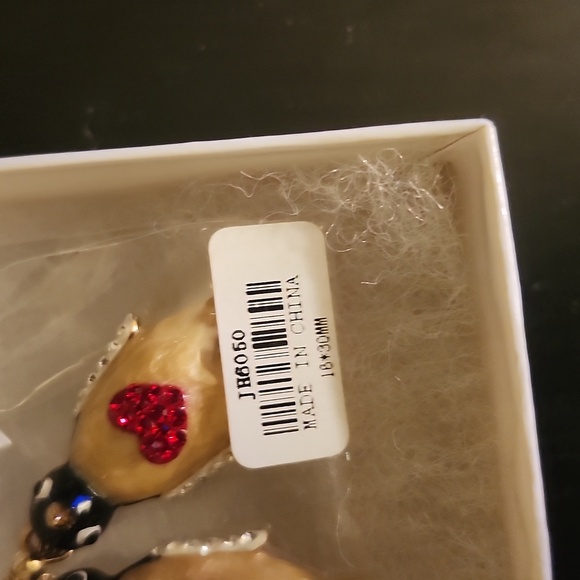 Penguin Earrings - Picture 5 of 5